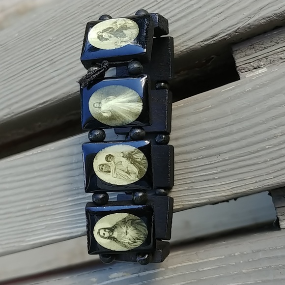 ✨BOGO FREE✨ 2 Religious Saints bracelets Black wood, unisex NWT - Picture 4 of 5